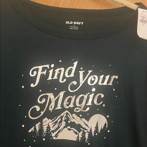 Old Navy Forest green t shirt